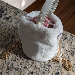 Doe A Deer White Faux Fur And Pearl Bucket Bag In White~Like New